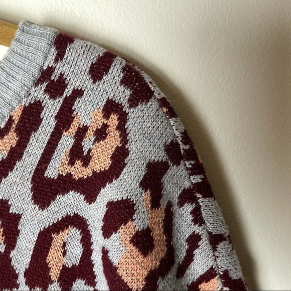 Madison Jules Cheetah Print Metallic Crewneck Sweater Size M - Picture 3 of 8